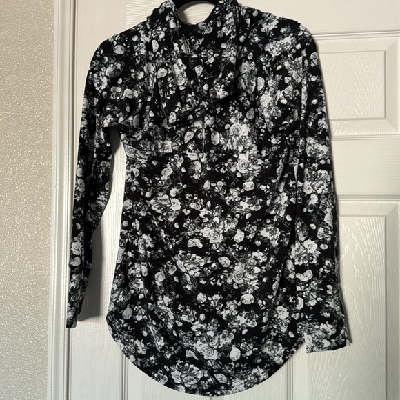 Lularoe Amber Hoodie - Picture 4 of 7